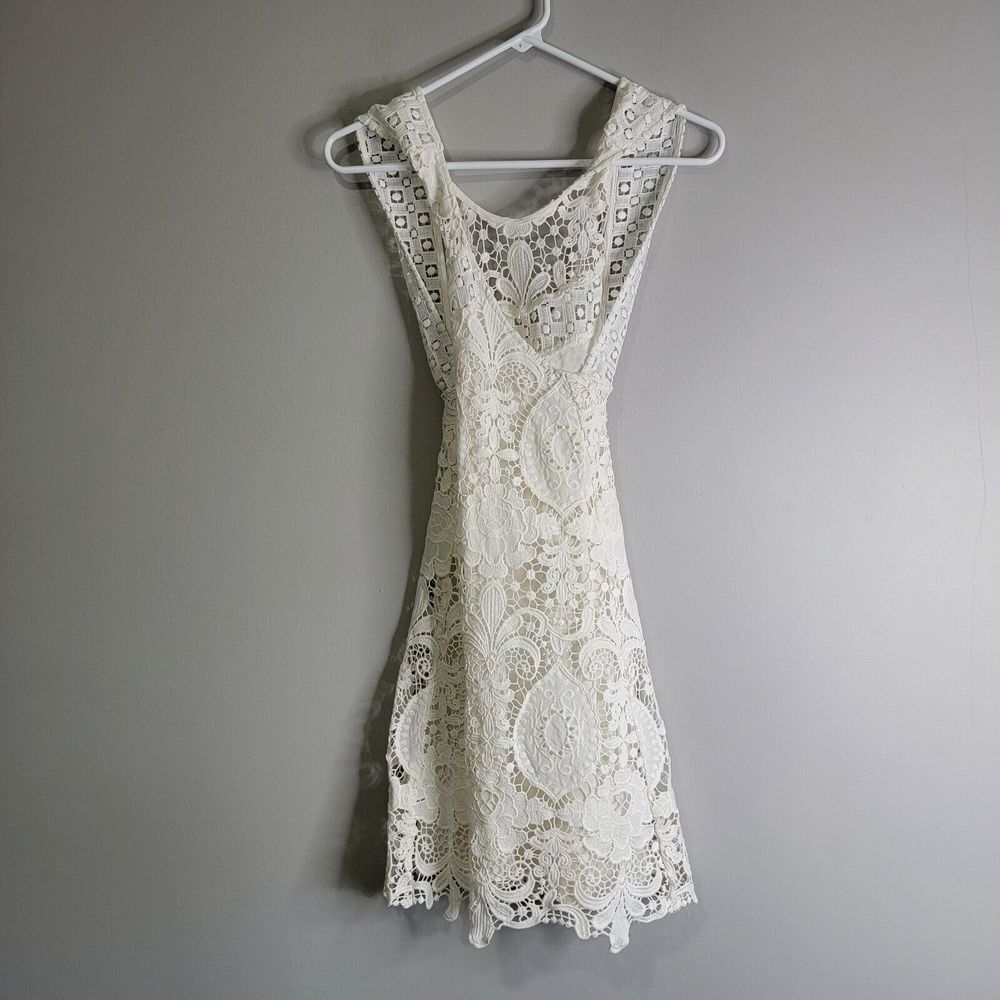 Alexis Lira Crochet Cross‎ Back Dress Size Small Lace Ivory - Picture 4 of 10